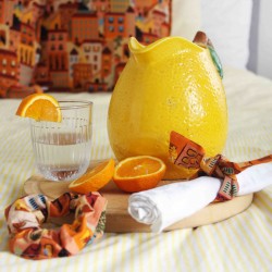 mise en scène chouchou orange