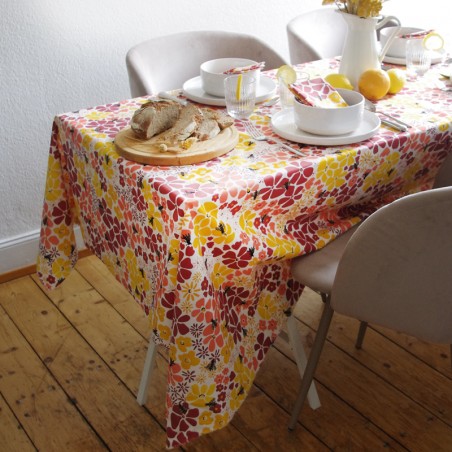 Tablecloth - The Black Bee - Vois Là